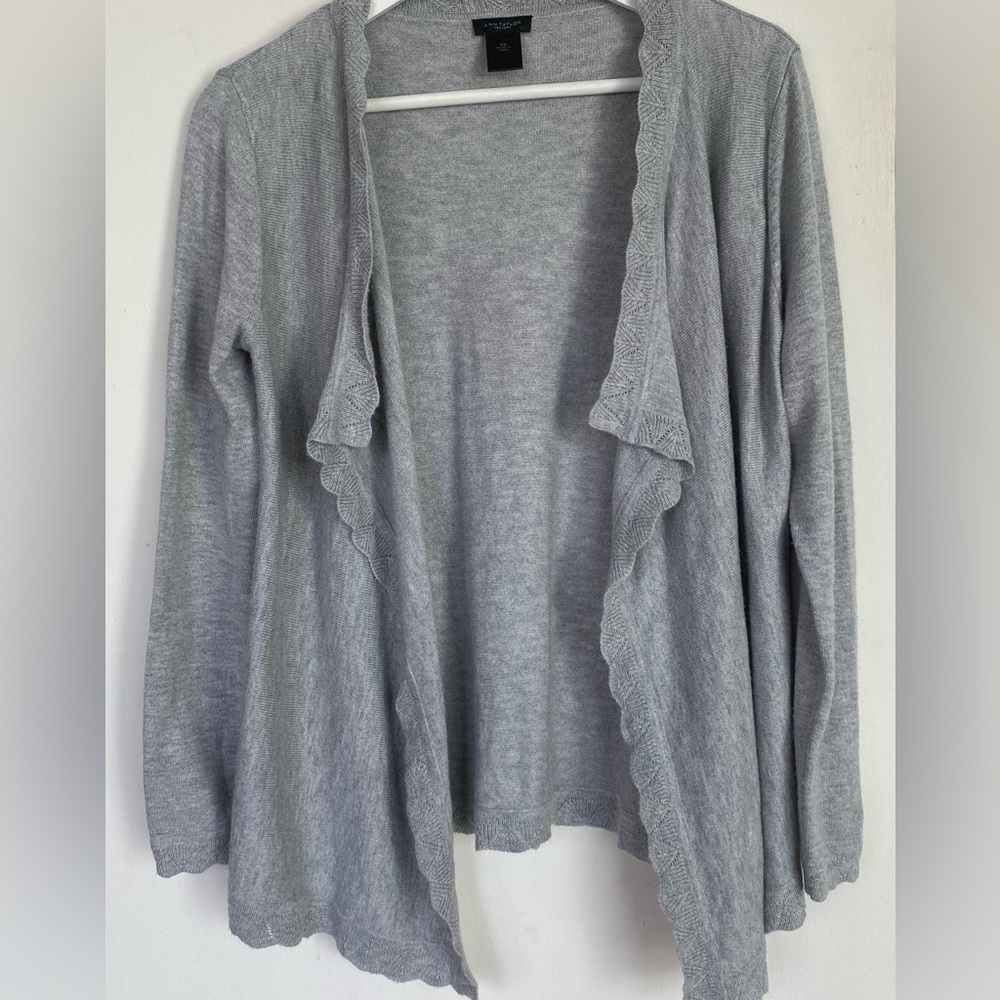 Ann Taylor Gray Open-Front Cardigan with Scalloped Edge